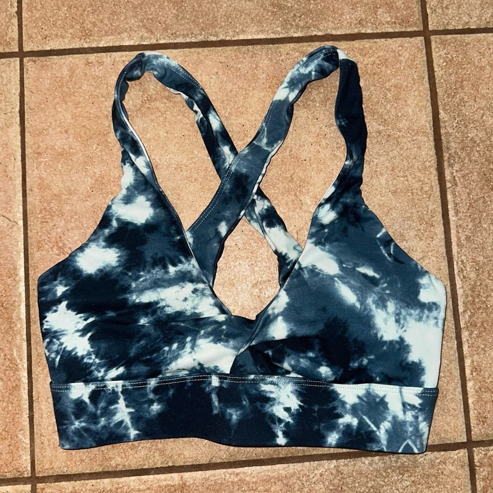 Fabletics Oasis Twist Sports Bra | Tie Dye Fabletics Sports Bra